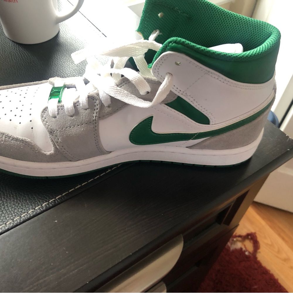 Jordan 1 mid grey green